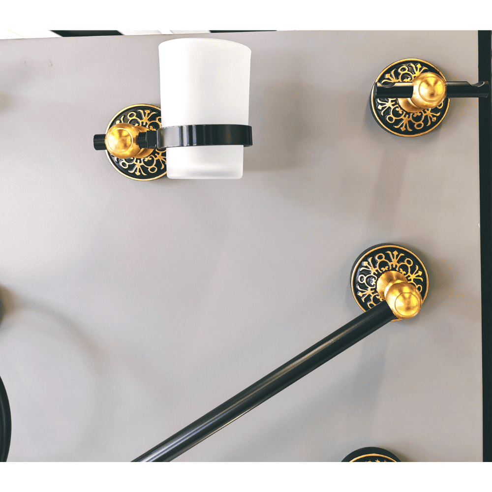 طقم اكسسوارات حمام 6 قطع أسود مزخرف فندقي فاخر X0001GB (4) طقم اكسسوارات حمام 6 قطع أسود مزخرف فندقي فاخر X0001GB