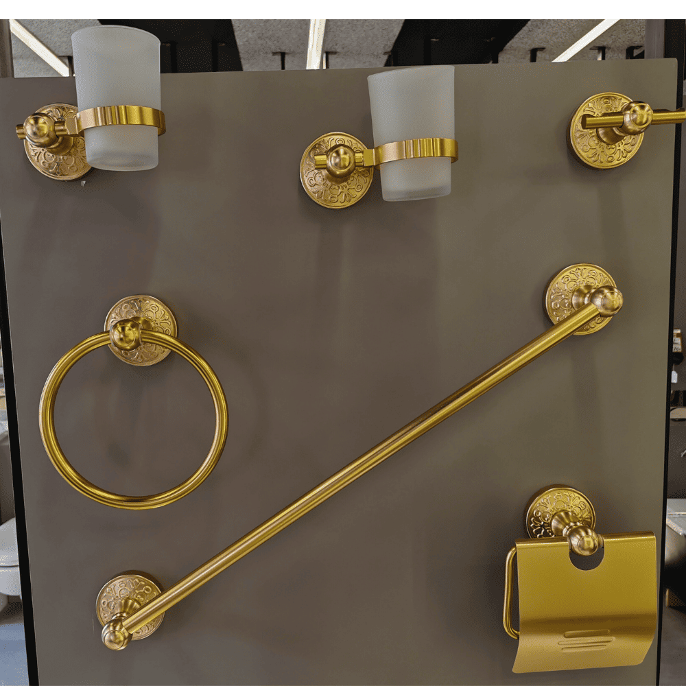 طقم اكسسوارات حمام 6 قطع ذهبي مزخرف فندقي فاخر X0001G (1) طقم اكسسوارات حمام 6 قطع ذهبي مزخرف فندقي فاخر X0001G