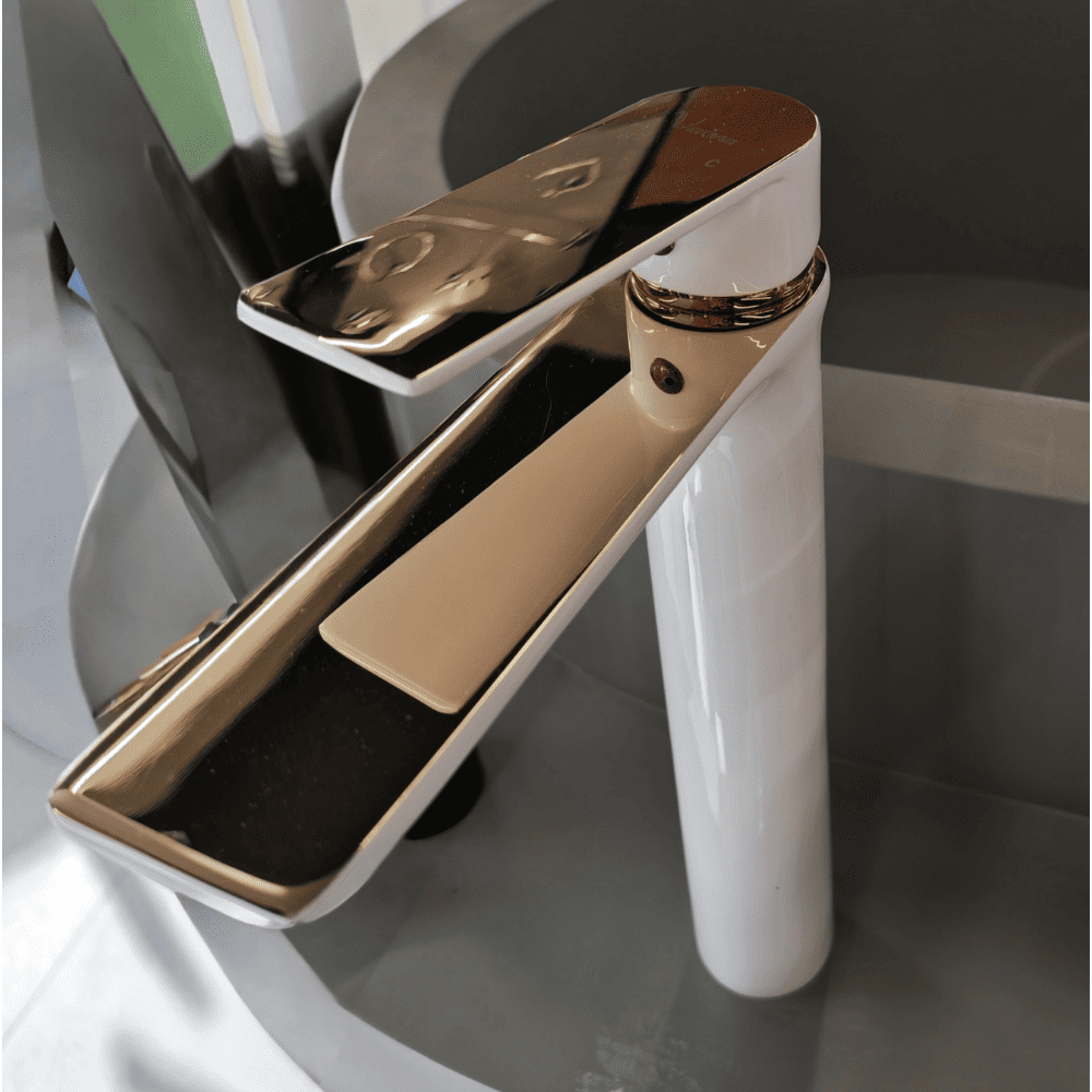 خلاط مرتفع أبيض مع يد ذهبي لامع – تصميم فاخر وعصري 614901-1 (2) خلاط مرتفع أبيض مع يد ذهبي لامع – تصميم فاخر وعصري 614901-1