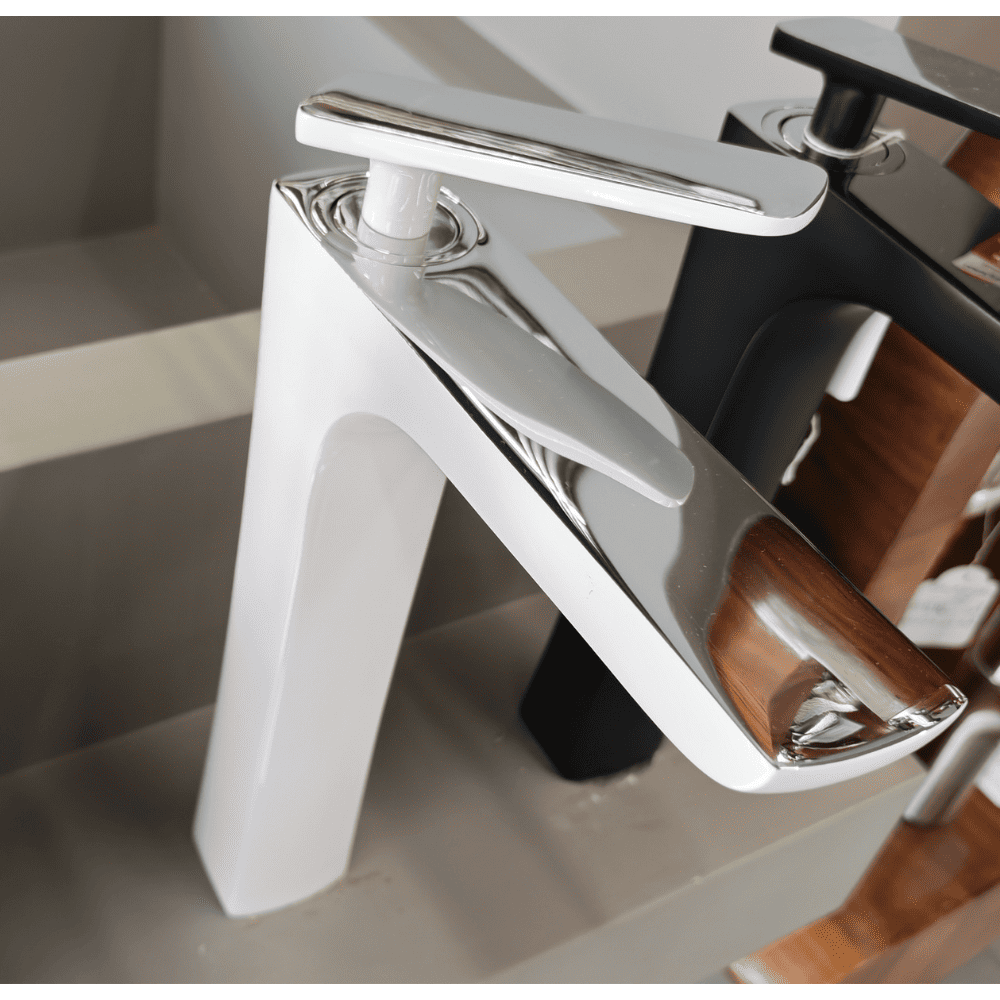 خلاط مرتفع أبيض مع يد كروم لامع 1f01800 (1) خلاط مرتفع أبيض مع يد كروم لامع