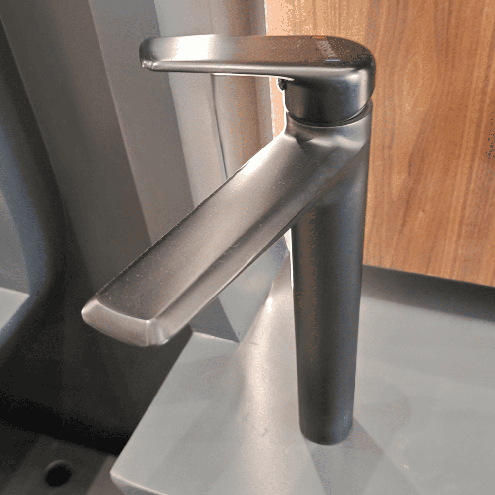 خلاط مغسلة مرتفع أسود مطفي – ماركة BRIMIX 1-0061X-1 (2) خلاط مغسلة مرتفع أسود مطفي – ماركة BRIMIX