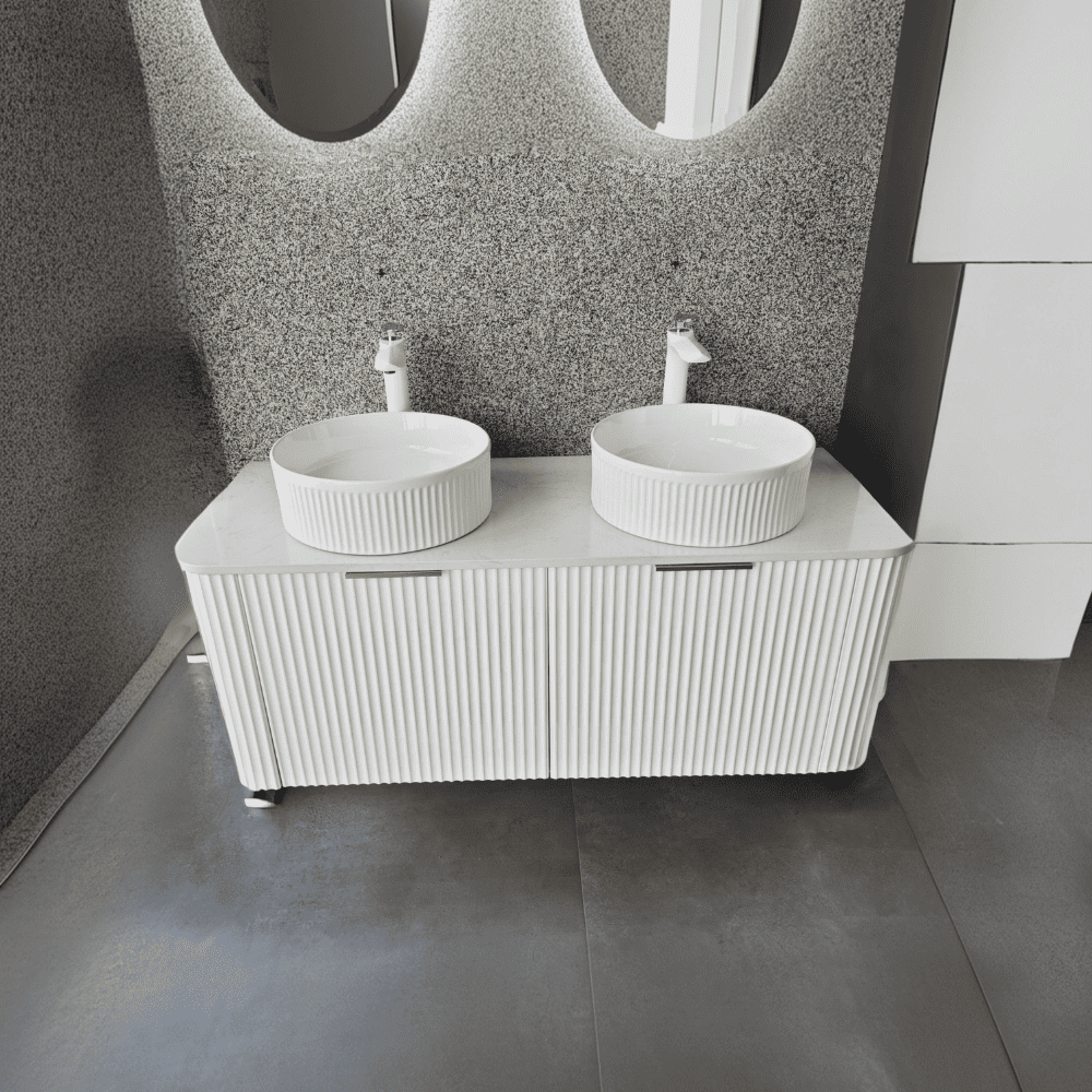 مغسلة حمام أبيض مزدوجة بحوضين مع كبد داخلي – SC42 (1) مغسلة حمام أبيض بحوضين مع كبد 120-150 سم