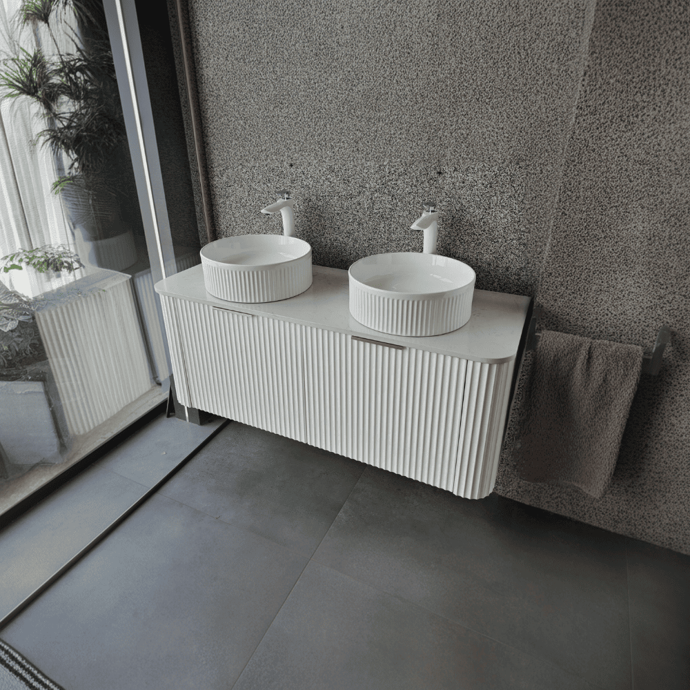 مغسلة حمام أبيض مزدوجة بحوضين مع كبد داخلي – SC42 (10) مغسلة حمام أبيض بحوضين مع كبد 120-150 سم