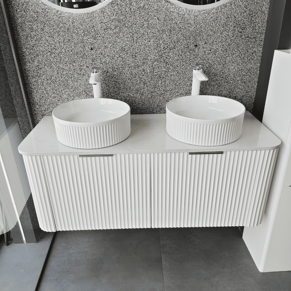 مغسلة حمام أبيض مزدوجة بحوضين مع كبد داخلي – SC42 (12) مغسلة حمام أبيض بحوضين مع كبد 120-150 سم