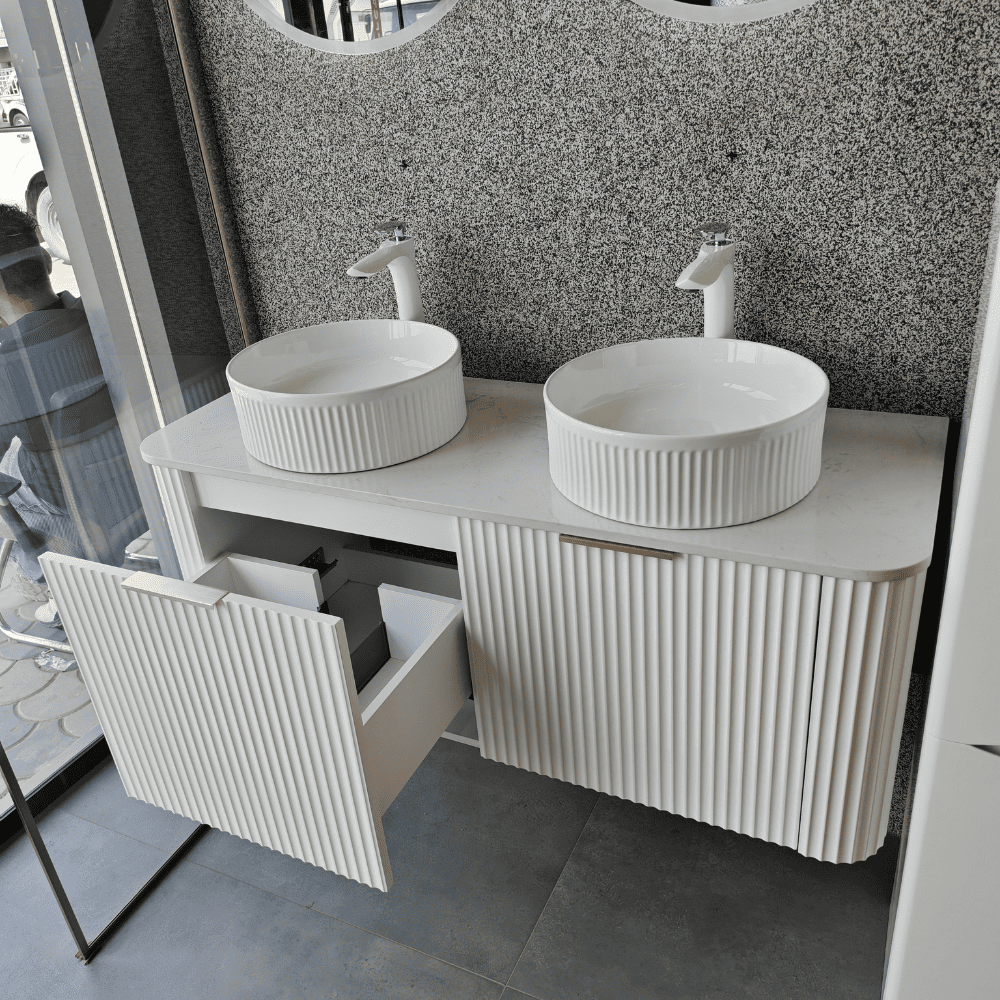 مغسلة حمام أبيض مزدوجة بحوضين مع كبد داخلي – SC42 (15) مغسلة حمام أبيض بحوضين مع كبد 120-150 سم